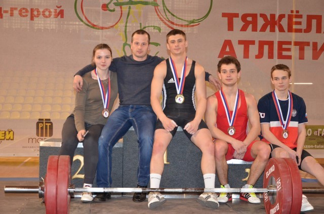 Рыбинцы в составе областной команды по тяжелой атлетике завоевали медали