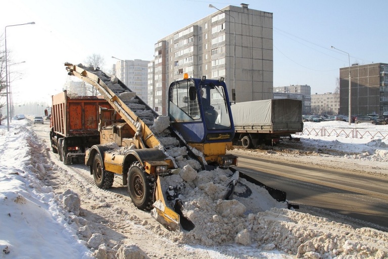 В Рыбинске усилена работа по вывозу снега